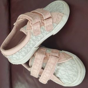 Michael Kors kids girl sneakers 👟 size 9